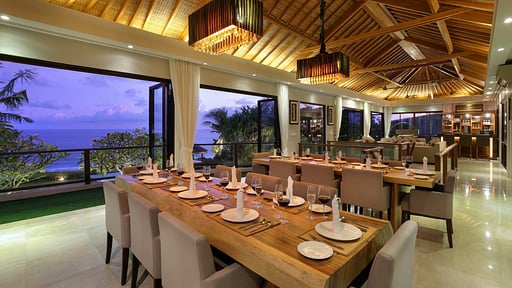 Villa Saujana Dining area