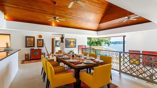 Villa Sea Crest Обеденная зона