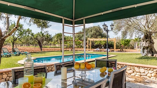 Villa Sea Green Dining area