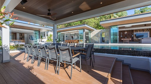 Villa Sea Renity Dining area