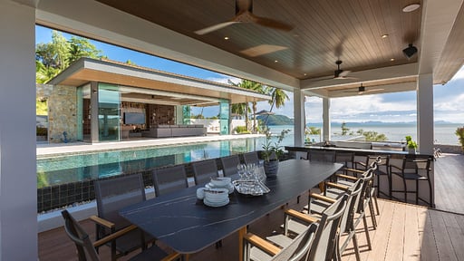 Villa Sea Renity Dining area