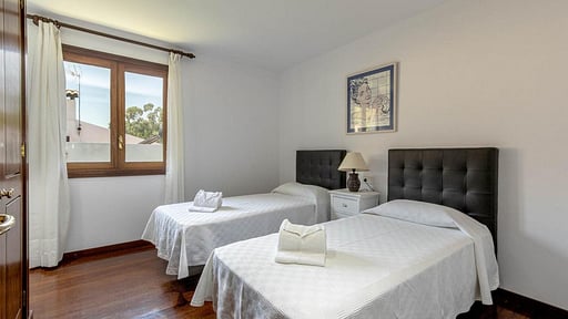 Villa Seal Bedroom 2