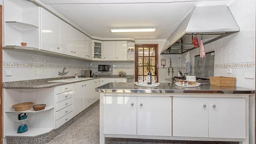 Villa Seashell Kitchen