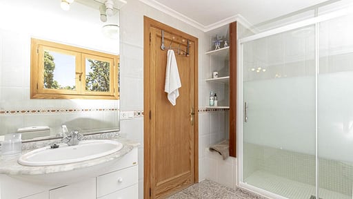 Villa Seashell Bedroom 5