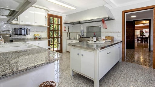 Villa Seashell Kitchen