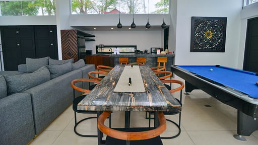 Villa Seger Dining area