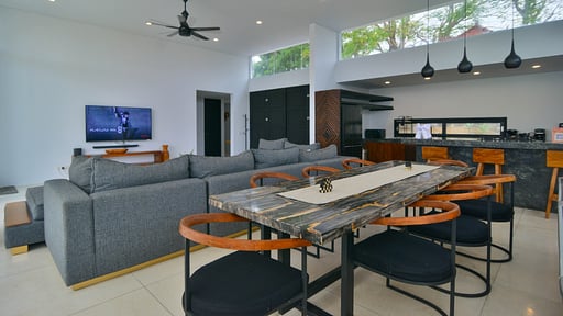 Villa Seger Dining area
