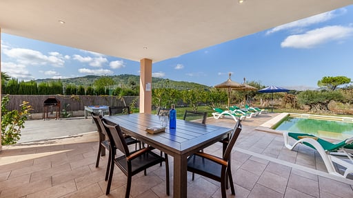Villa Segue Nou Dining area