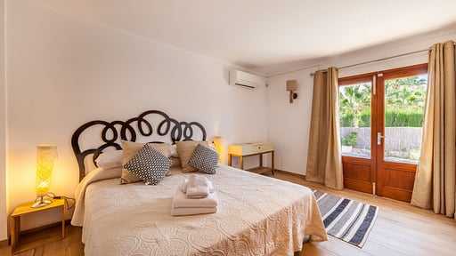 Villa Segue Nou Bedroom 1