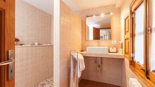 Villa Seguinot Bedroom 1