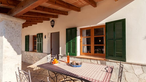 Villa Seguinot Dining area