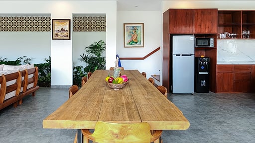 Villa Serena Lux Dining area