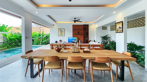 Villa Serena Lux Dining area