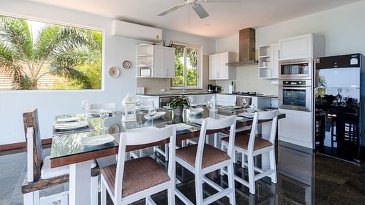 Villa Serena Dining area