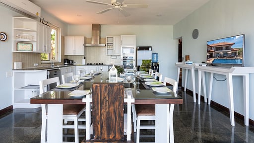 Villa Serena Dining area
