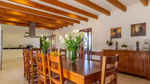 Villa Serenique Dining area