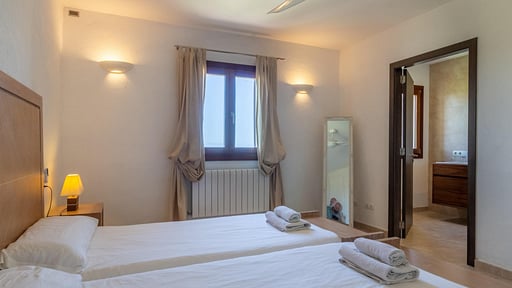 Villa Serenique Bedroom 1