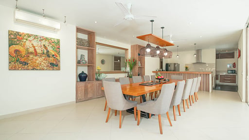 Villa Seriska Jimbaran Dining area