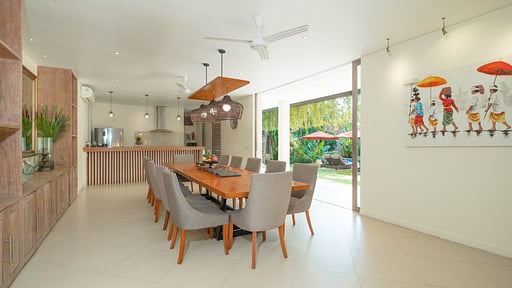 Villa Seriska Jimbaran Dining area