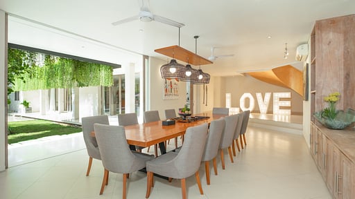 Villa Seriska Jimbaran Dining area