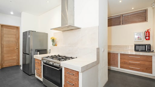Villa Seriska Jimbaran Kitchen