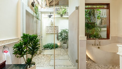Villa Seriska Tiga Seminyak Bedroom 1
