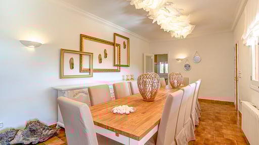 Villa Ses Porrasses Обеденная зона