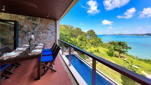 Villa Seven Swifts Обеденная зона