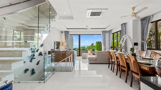 Villa Shades of Blue Dining area