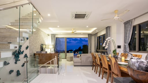 Villa Shades of Blue Dining area