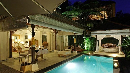 Shamballa Moon Swimming pool