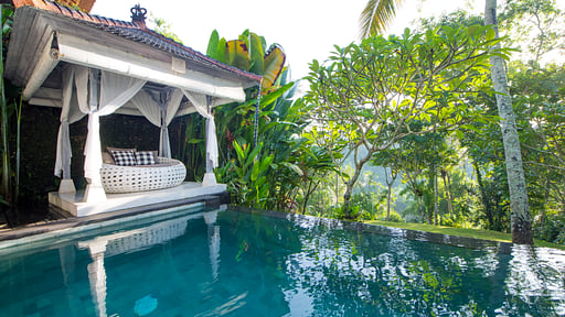 Shamballa Moon Swimming pool