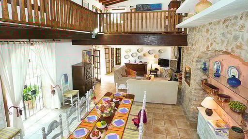 Villa Shamrock Dining area