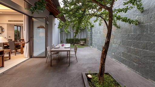Villa Shyine Dining area