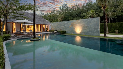 Villa Shyine Swimming pool