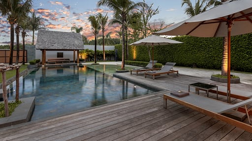 Villa Shyine Swimming pool