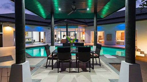 Villa Siam Noi Dining area