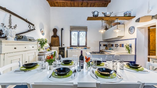 Villa Sicilian Dining area