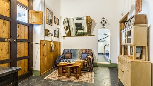 Villa Sicilian Media room