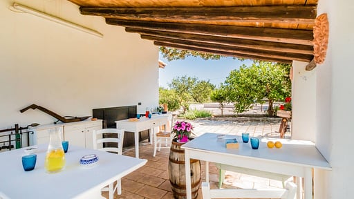 Villa Sicilian BBQ equipment