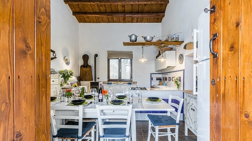 Villa Sicilian Dining area