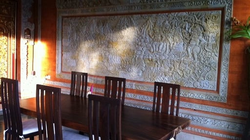 Villa Sidemen Dining area