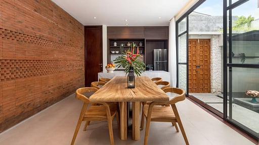 Villa Sienna Haven Dining area