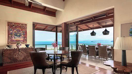 Villa Sila Varee Dining area