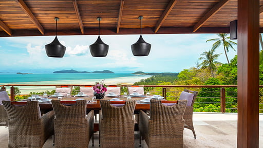 Villa Sila Varee Dining area