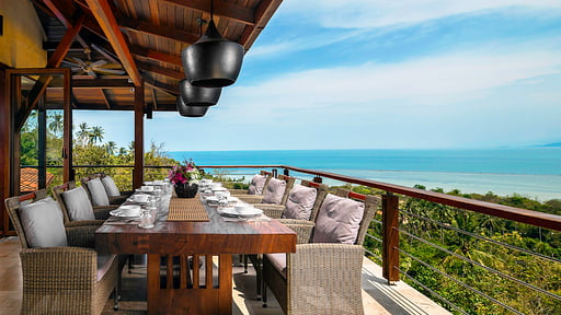 Villa Sila Varee Dining area