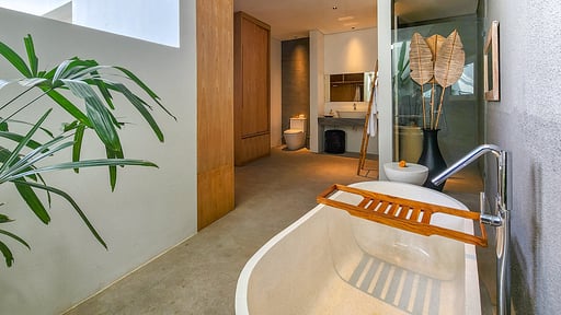 Villa Silk Bedroom 1