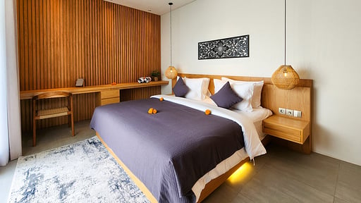 Villa Silk Bedroom 1