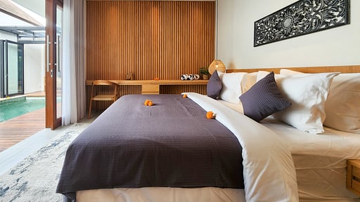 Villa Silk Bedroom 1