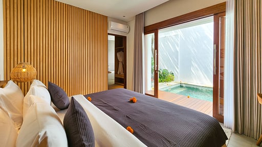 Villa Silk Bedroom 1